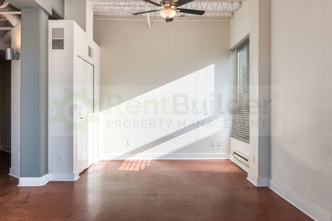 Building Photo - LOWER PRICE!  CATS ALLOWED!!