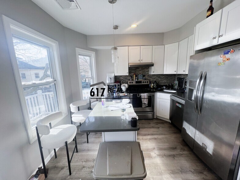 Building Photo - 39 Long Ave