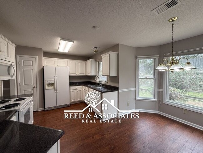 Building Photo - Cordova Home Located in Quiet Cove!