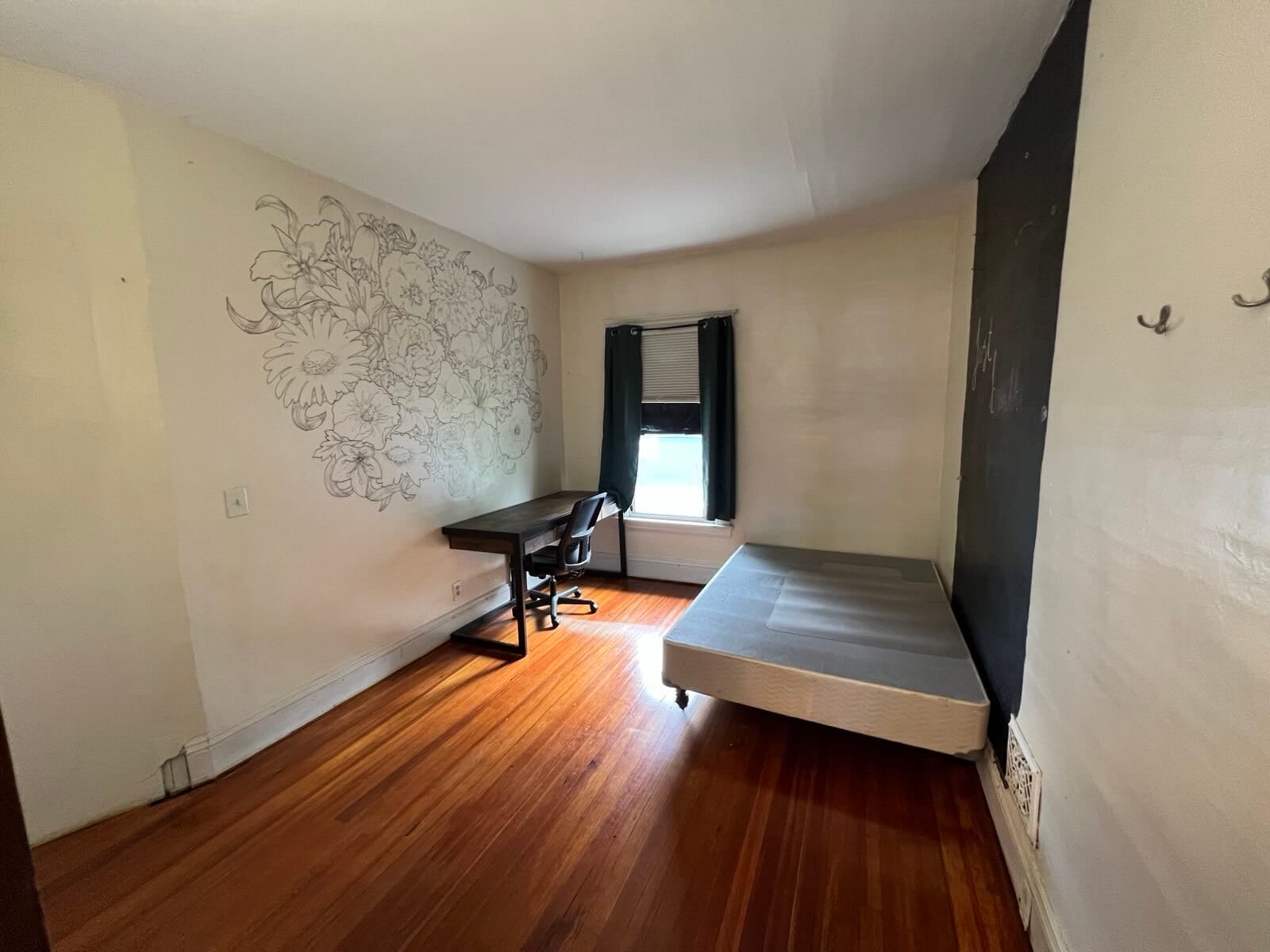 Bedroom 2 - 854 Sumner Ave