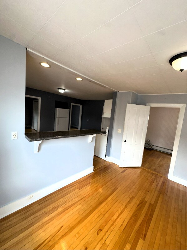 Building Photo - 23 Airlie St