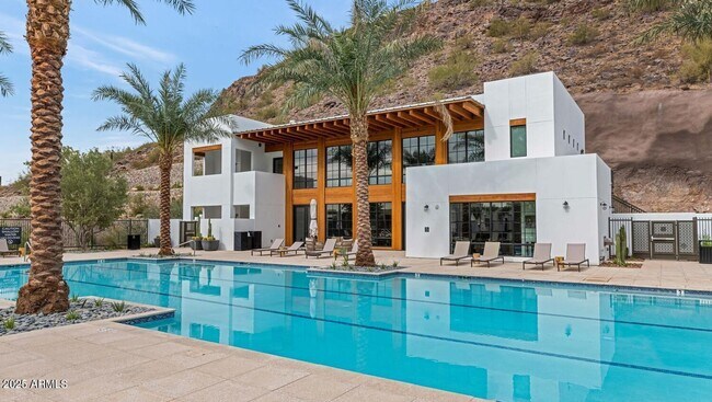 Building Photo - 4849 N Camelback Rdg Dr