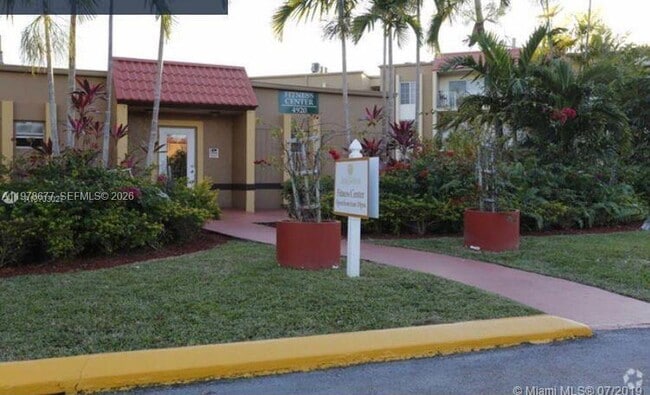 Building Photo - 5221 Geneva Ct