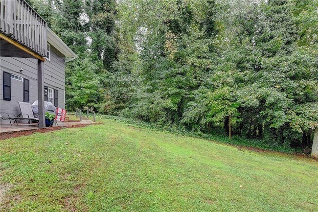 Building Photo - 6490 Tuggle Dr