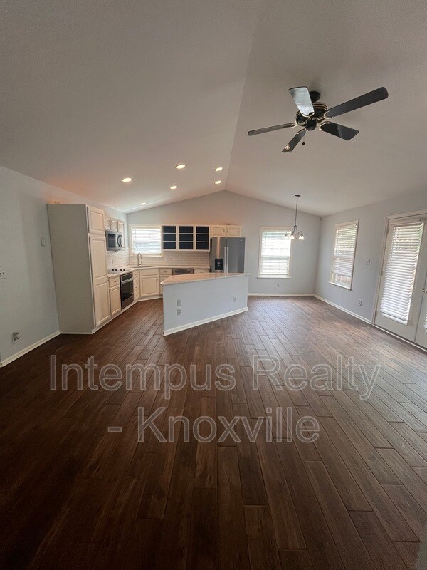Building Photo - 1333 Willmann Ln