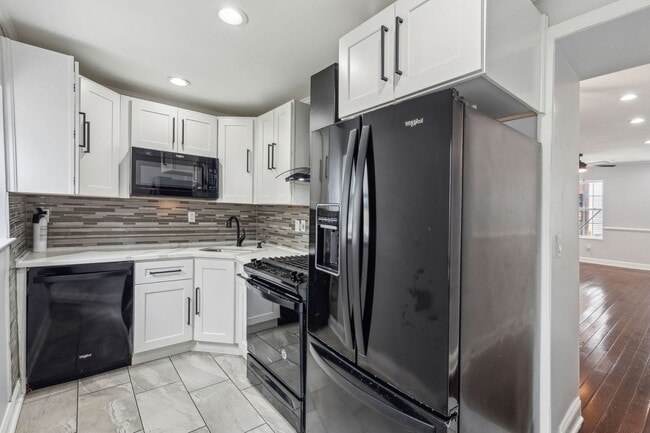 Building Photo - Newly Renovated Single Family Brewerytown