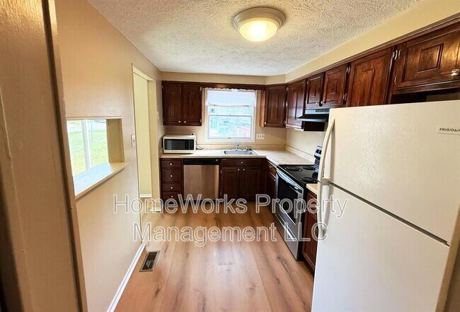 Building Photo - 2517 South Paca St