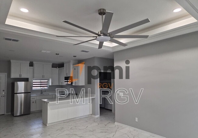 Building Photo - 2113 Elsham Ave