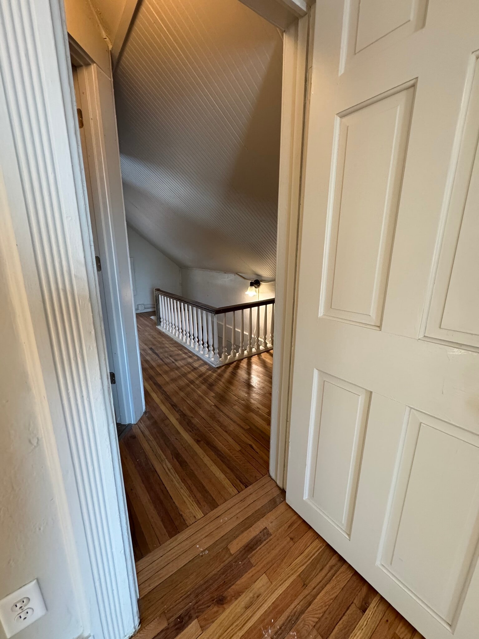 Building Photo - 923 7th St S