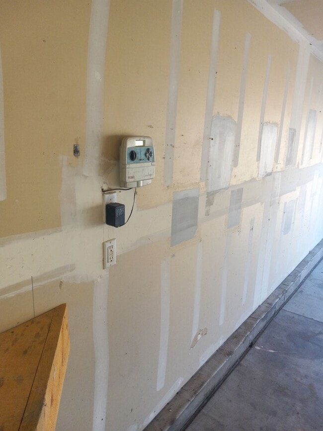 Building Photo - Bright & Spacious Dayton Home with Large Backyard – $2,250