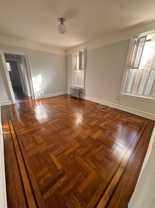 Primary Photo - 323 Marine Ave