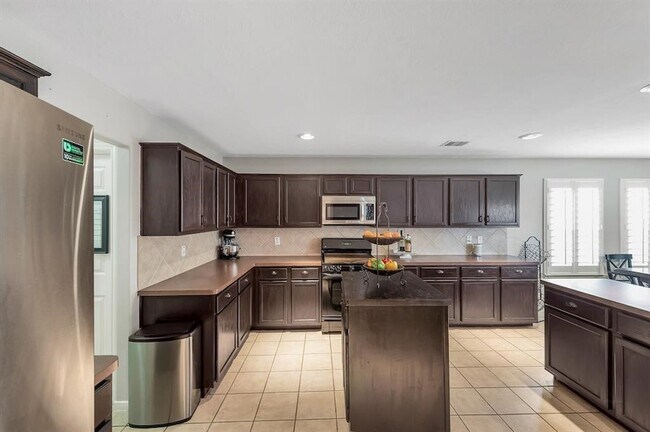 Building Photo - 24514 Cobble Canyon Ln