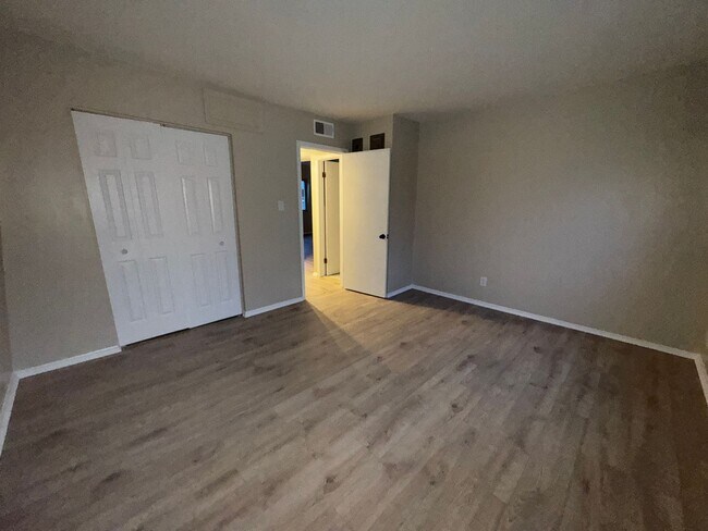 Building Photo - 314 Elmead Ct