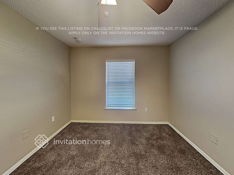 Building Photo - 5627 Oakwood Knoll Dr