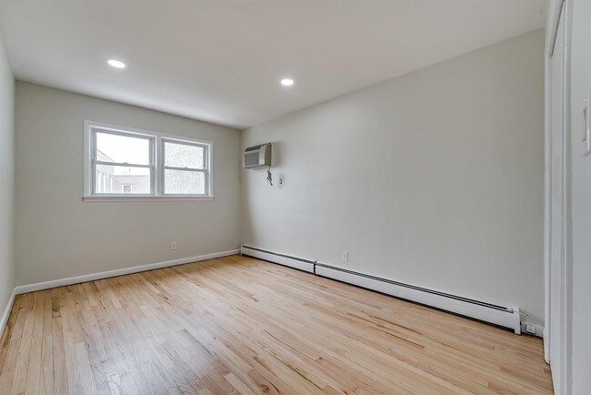 Building Photo - 263 Palisade Ave