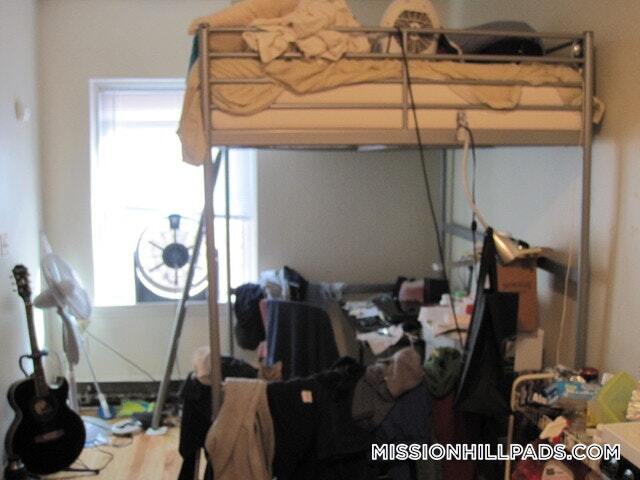 Building Photo - 10 Wait St