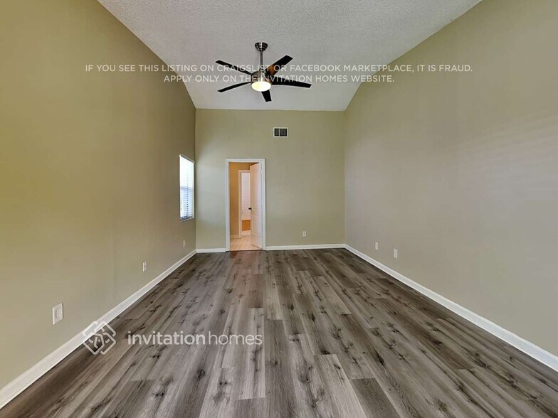 Building Photo - 378 N Country Club Blvd