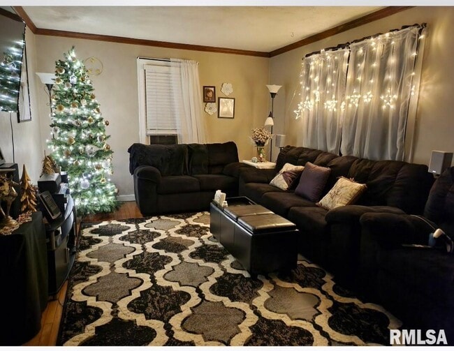 Building Photo - 815 Morris St