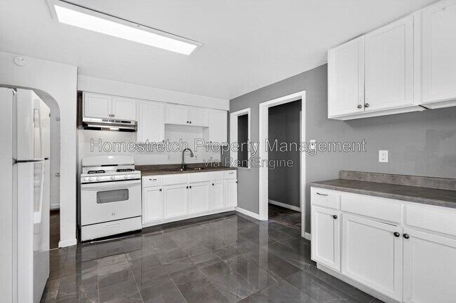 Building Photo - 6006 Cascade Dr