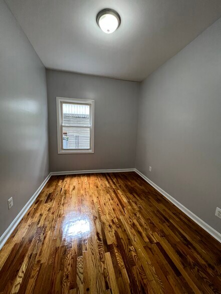 Building Photo - 60 Hillside Ave