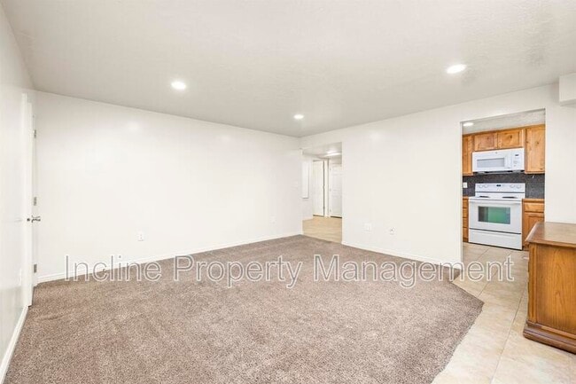 Building Photo - 627 E 500 S