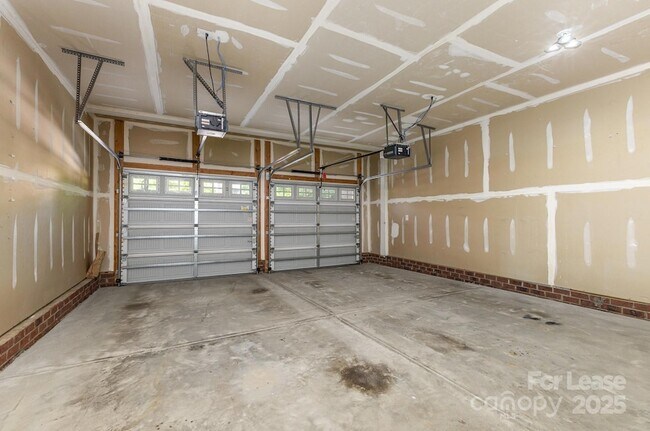 Building Photo - 9429 Ridgeforest Dr
