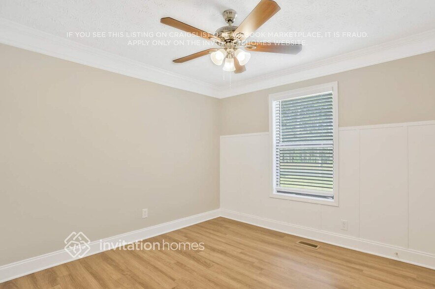 Building Photo - 3639 Regent Dr