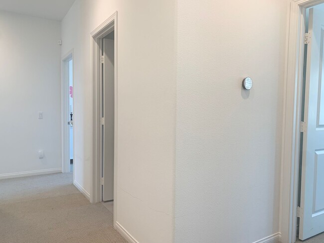 Building Photo - Welcome home to this stunning, recently constructed 4 bedrooms, 3-bath house in the desirable Wes...