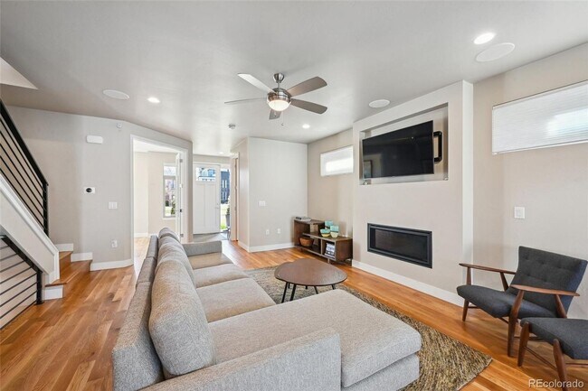 Building Photo - Rare University/Observatory Park 4 Plus Bed, 4.5 Bath Home