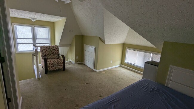 Building Photo - 1268 Clifton Prado