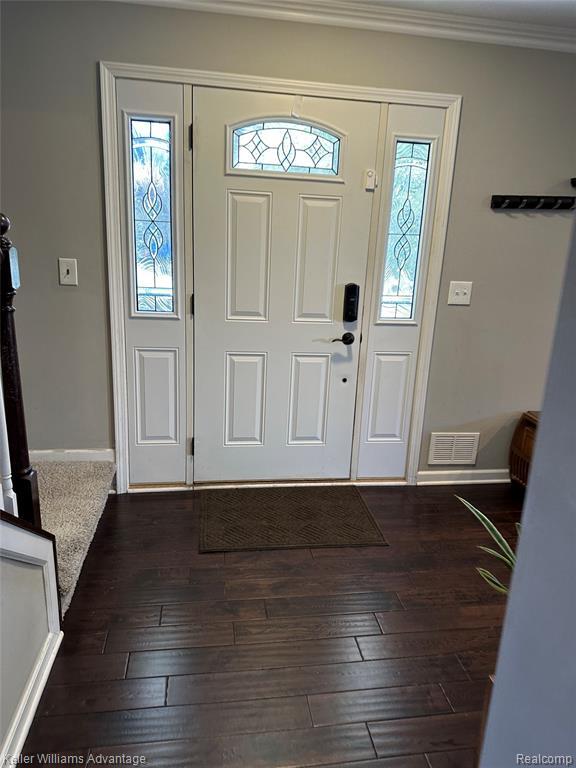 Building Photo - 2057 Holly Berry Ln