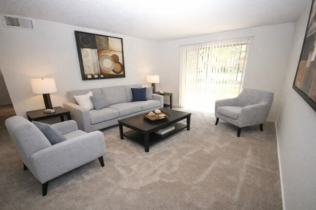 Building Photo - Waterford Square