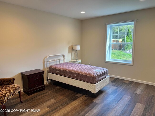 Building Photo - 3884 PA-115