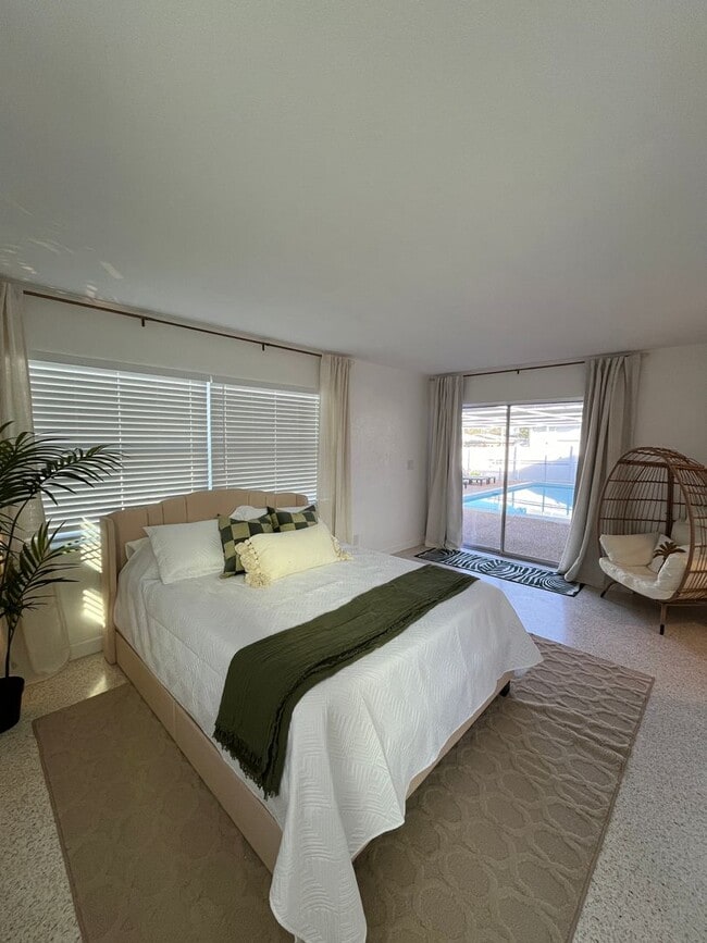 Building Photo - Stunning Seminole Home with Private Pool | 3 Bed / 2 Bath