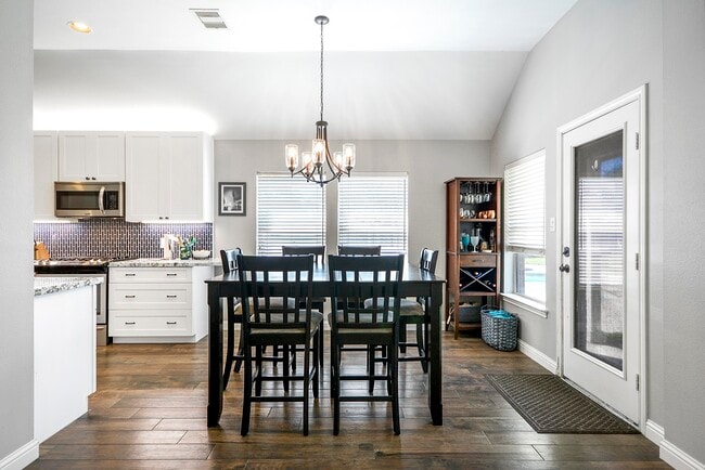 Building Photo - 28139 Canyon Wren Dr