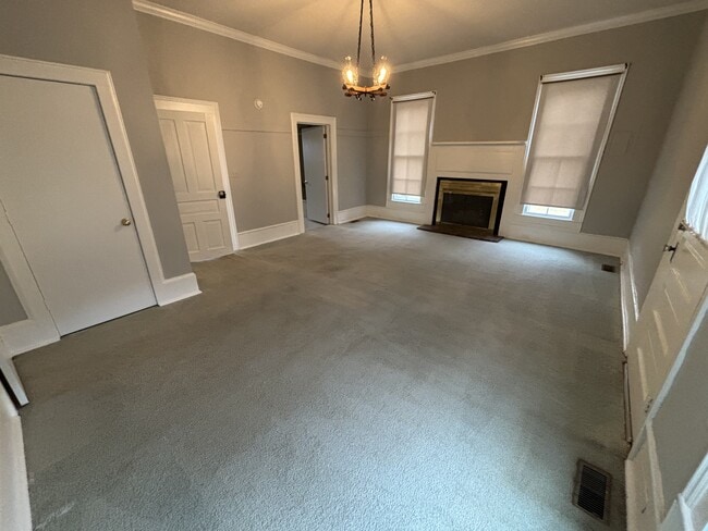 Building Photo - 800 Lennie Ln