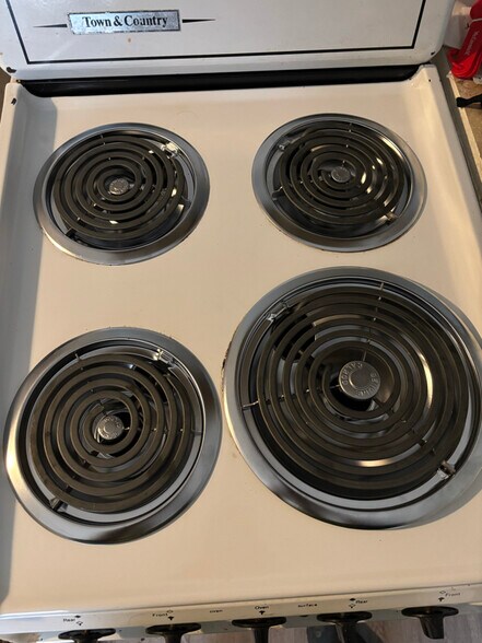 Building Photo - 811 W Main St