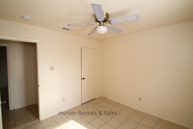 Building Photo - Winfield Estates!