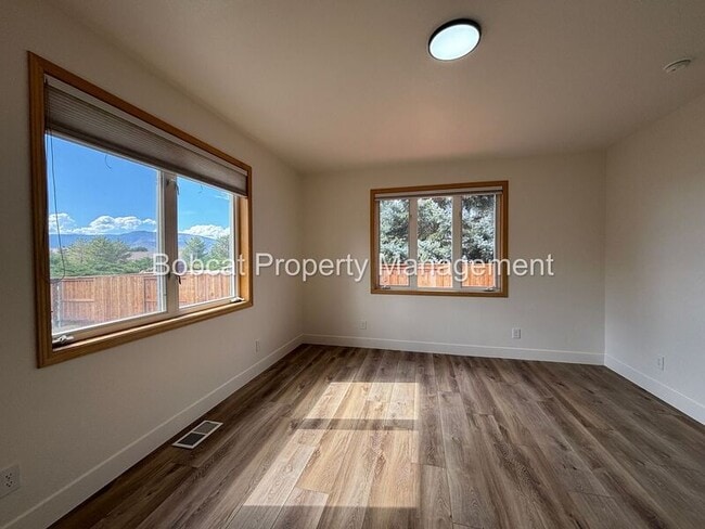 Building Photo - 1300 Bridle Way