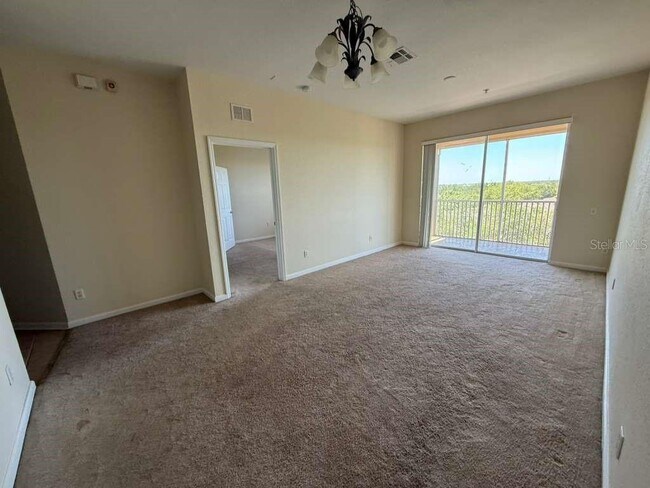 Building Photo - 2484 San Tecla St