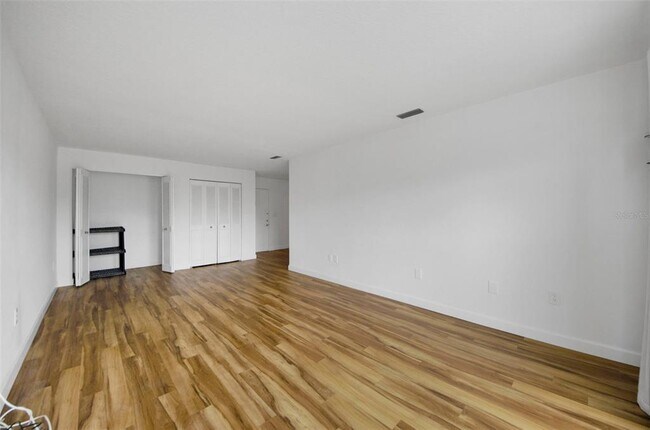Building Photo - 2700 Bayshore Blvd