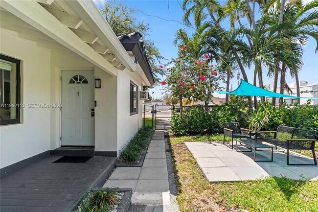 Building Photo - 715 NE 6th St