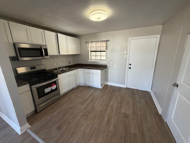 Building Photo - Ready to move in.....