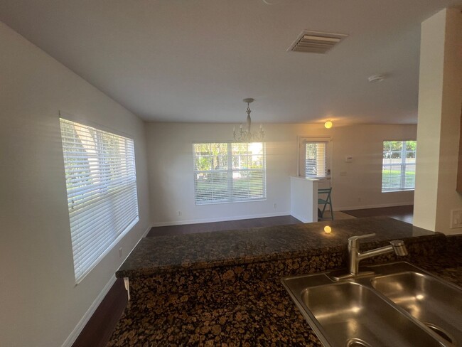 Building Photo - Coquina Key 3/2.5 townhome