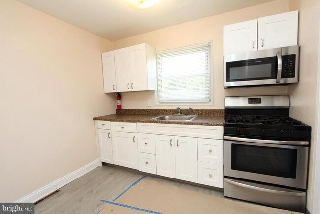 Building Photo - 5623 Mitchell Rd