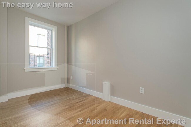 Building Photo - 136 Highland Ave