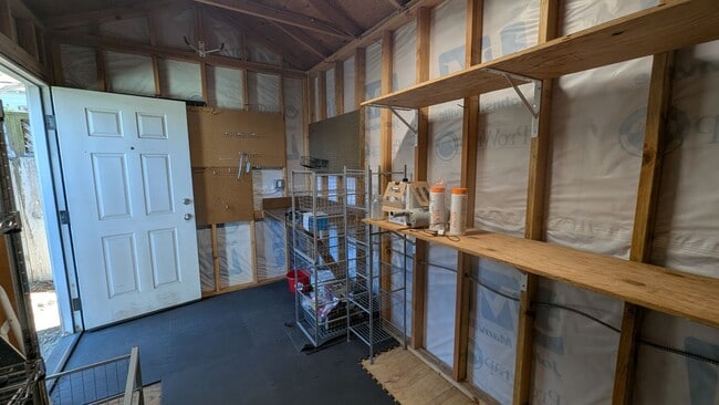 Building Photo - Bright and Cozy 3 Bedroom Home In Pacific ...