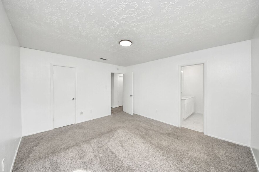 Building Photo - 4519 Reynaldo Dr