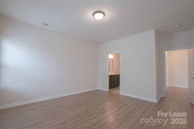 Building Photo - 9510 Birkwood Ct