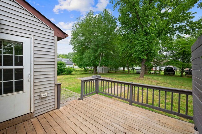 Building Photo - Move-In Specials Available! Single-Family in Oak Grove, KY!